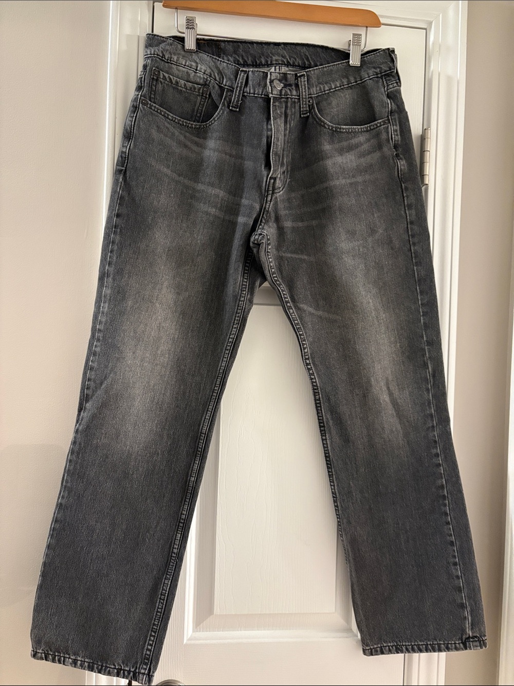 Men's Gray Washed Straight-Leg Jeans